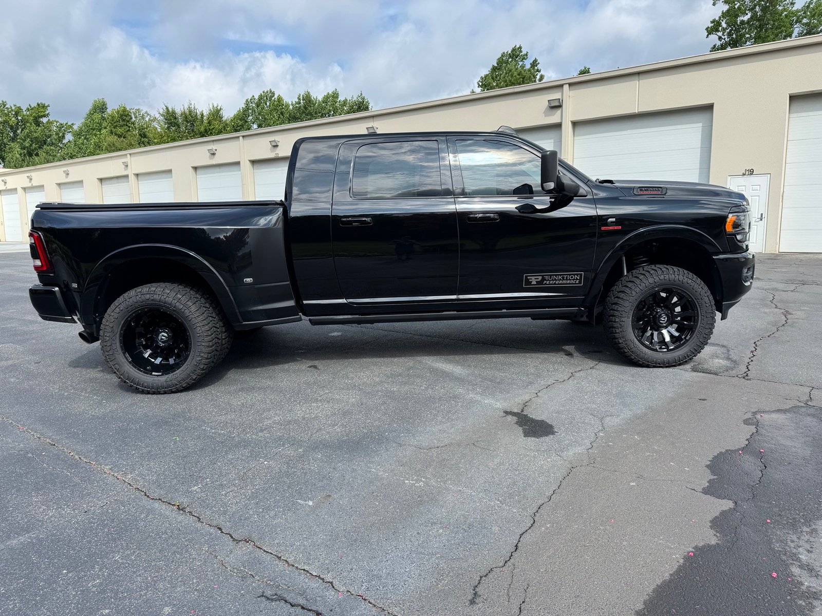 2022 RAM Ram 3500 Limited - Photo 17